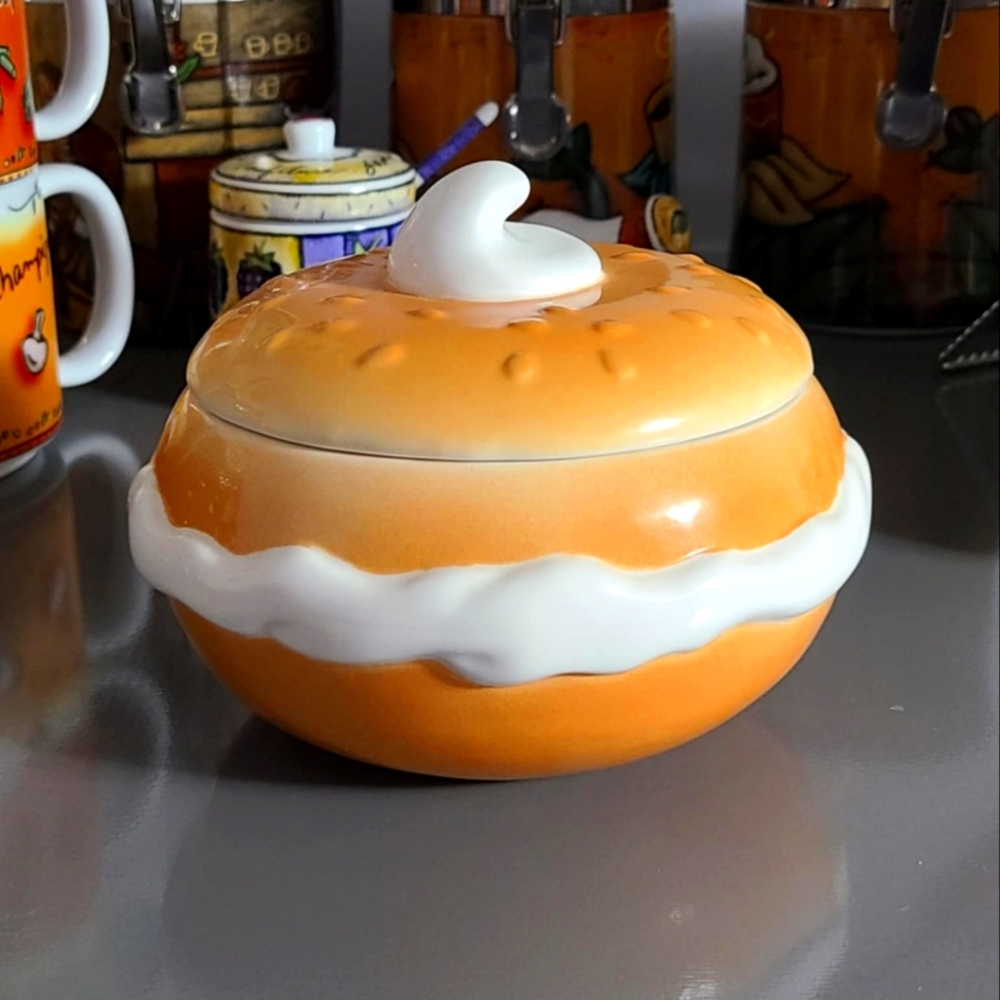 Bagel Shaped Jar